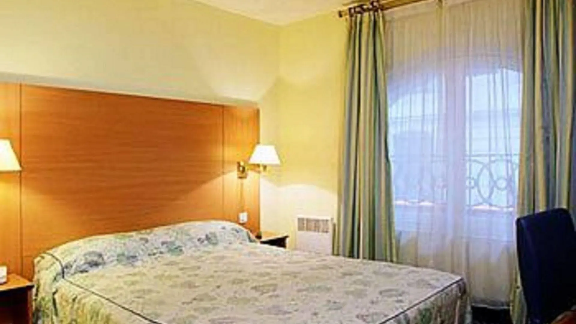 Hotel Lautrec Opera Paris